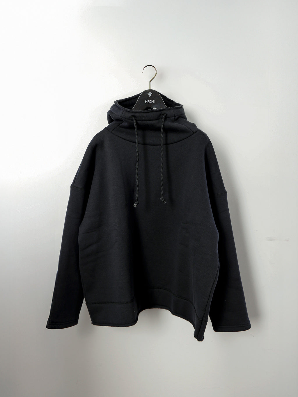 No.51 フーディー – HÉRNI